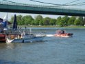 Motor Segelboot mit Motorschaden trieb gegen Alte Liebe bei Koeln Rodenkirchen P086